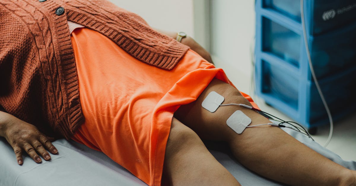 Techniques for Palpation in Knee Assessments